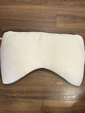Eli & Elm side sleeper pillow, zip off cover, cervical neck pillow